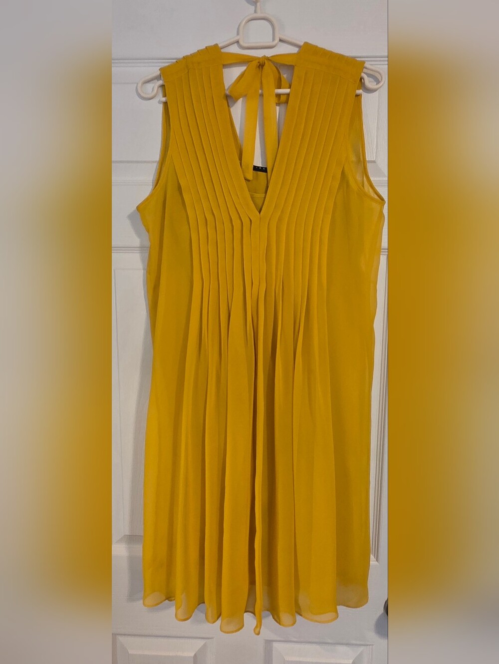 SISLEY Sleeveless Pleated V-Neck Women’s Dress in Mustard Yellow